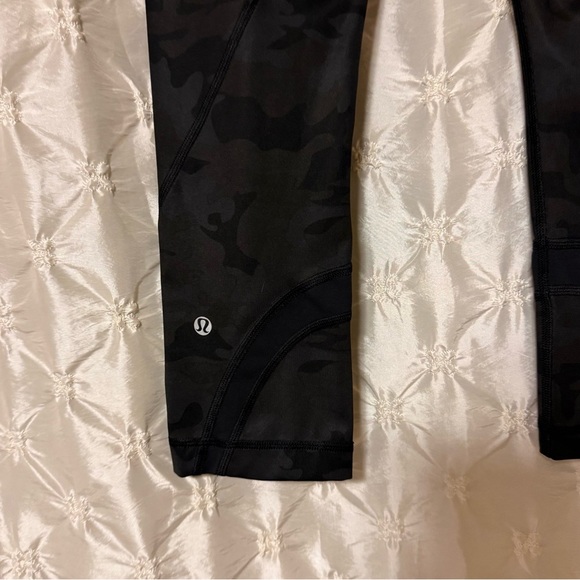 Lululemon Run: Inspire Crop II Leggings All Luxtreme Savasana Camo New Black - Picture 8 of 15